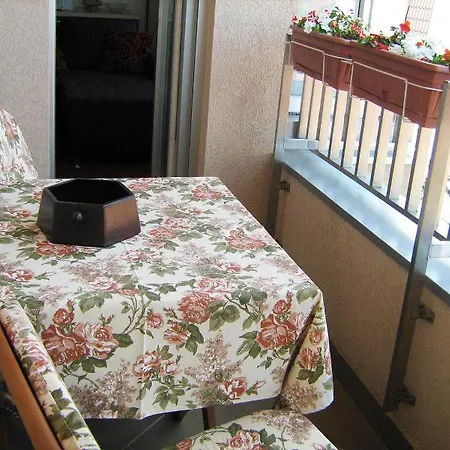 One Bedroom Dorcol Live